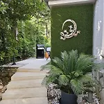 Novi Escape 2 Beachfront 4 Star Dom wakacyjny *