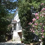 Dom wakacyjny Novi Escape 2 Beachfront 4 Star *