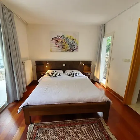 Novi Escape 2 Beachfront 4 Star Feriehus *