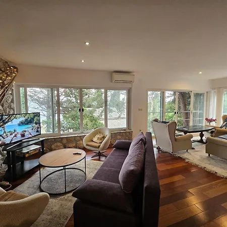 Novi Escape 2 Beachfront 4 Star Novi Vinodolski