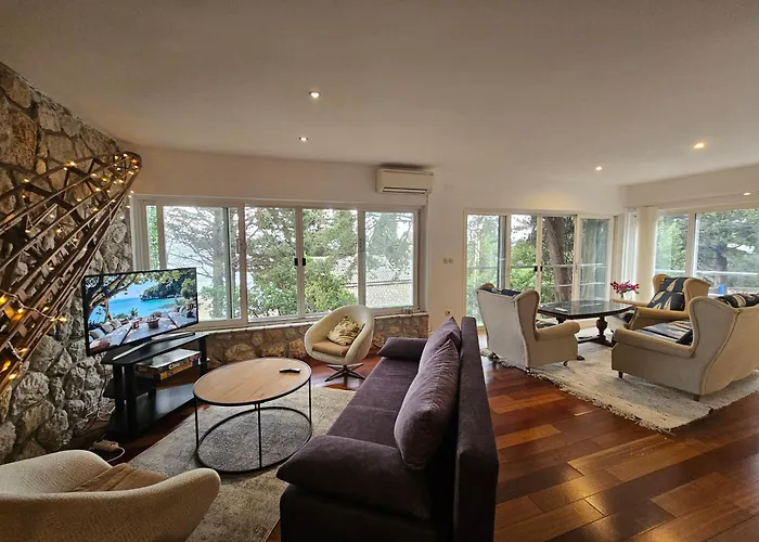 Novi Escape 2 Beachfront 4 Star Novi Vinodolski