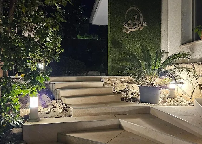 Novi Escape 2 Beachfront 4 Star Novi Vinodolski